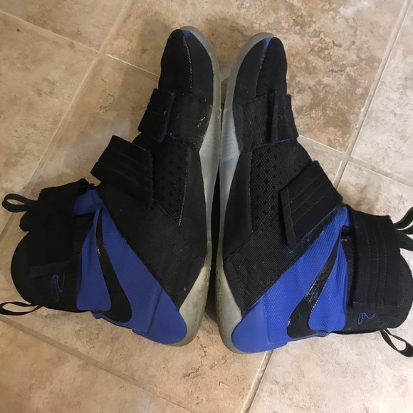 👟NIKE LeBron James Zoom Soldier 10 Sneakers - Picture 9 of 15